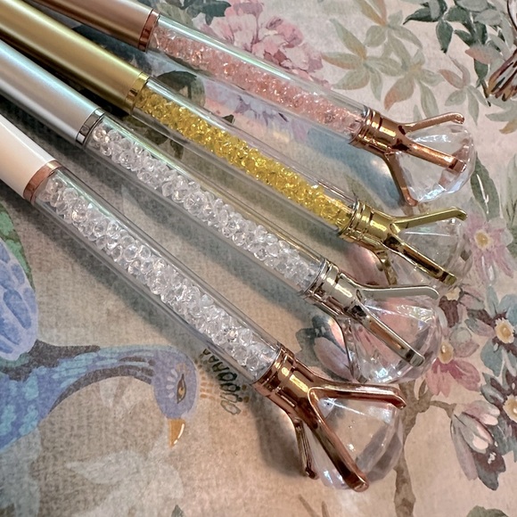 Set of Four Bling Pens With Giant Acrylic Diamond Gold, Silver, White, Rose - Picture 4 of 6